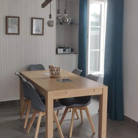 Duplex Sur Terrasse - La A Pieds * בטז-סור-מר