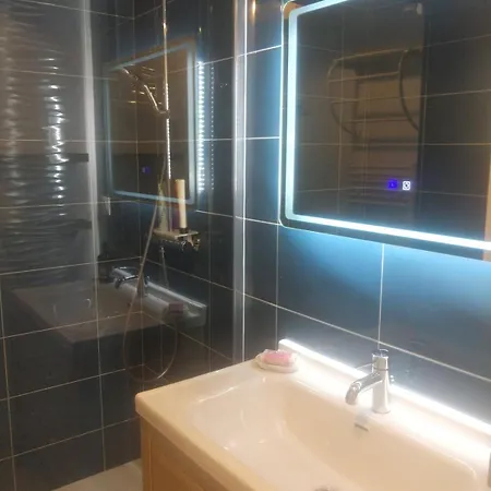 Duplex Sur Terrasse - La A Pieds בטז-סור-מר
